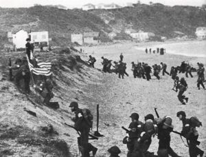US troops coming ashore as part of Operation Torch